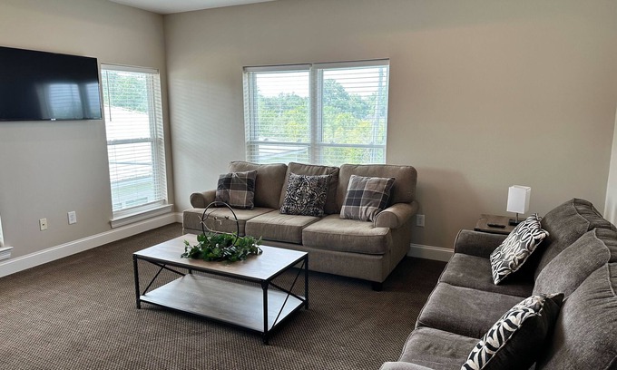 Kreole Apartment | Charming 3BR Home/Free Parking/Washer & Dryer
