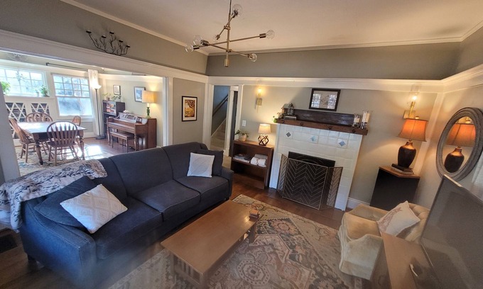 Beechmont House | Charming 3BR house, 20min walk to Churchill Downs, family-friendly Derby