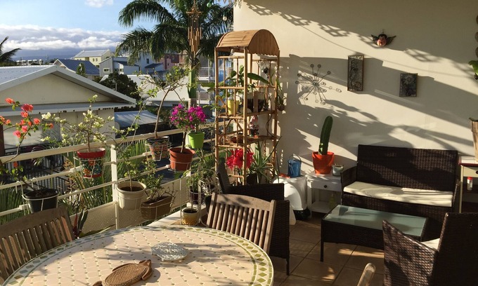 Saint-Pierre De La Reunion Apartment | Charming 3P in the center of Saint-Pierre