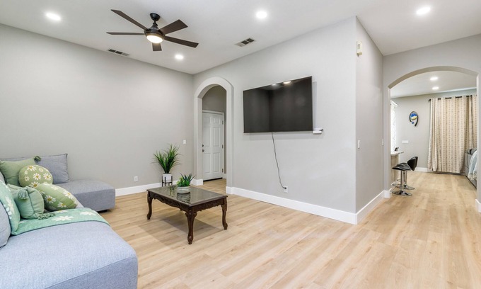 Elk Grove House | Charming 3Q Home w/Gourmet Backyard in Elk Grove