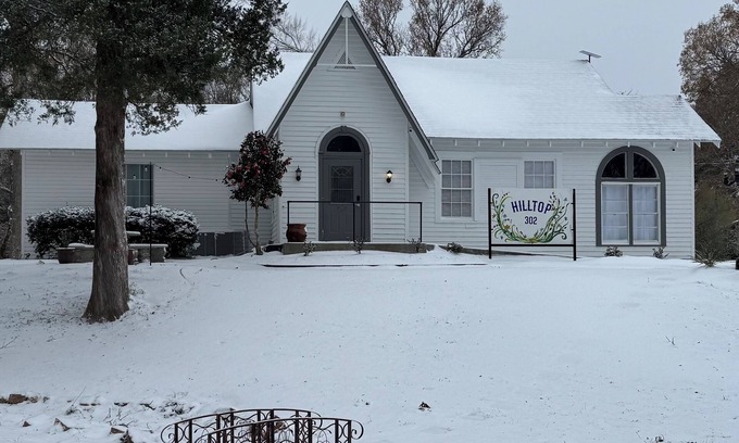Marksville House | Charming 4-bedroom bed & breakfast in Marksville with AC, WiFi and full Kitchen.