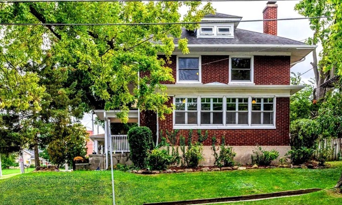 Elgin House | Charming 4 Bedroom home in the heart of Elgin