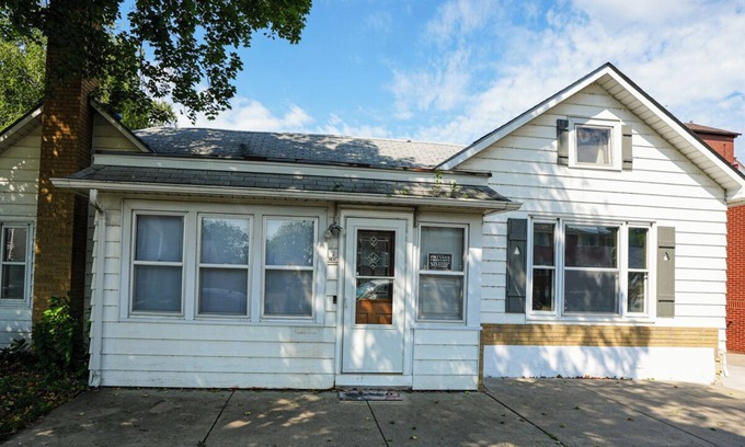 Waconia House | Charming 4-bedroom house with AC and WiFi in serene Waconia