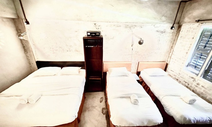 Ipoh Cabin | Charming 4-bedroom lodge with AC and WiFi in fabulous Ipoh