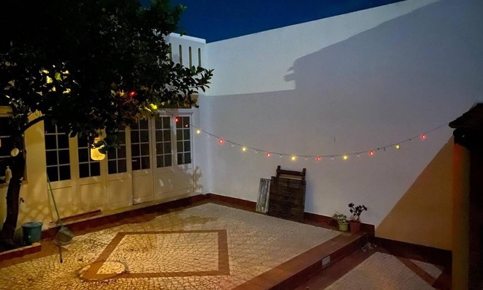 Mourao House | Charming 5-bed House in Granja