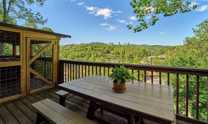 Gatlinburg Cabin | Charming 6BR Stay Steps from Downtown