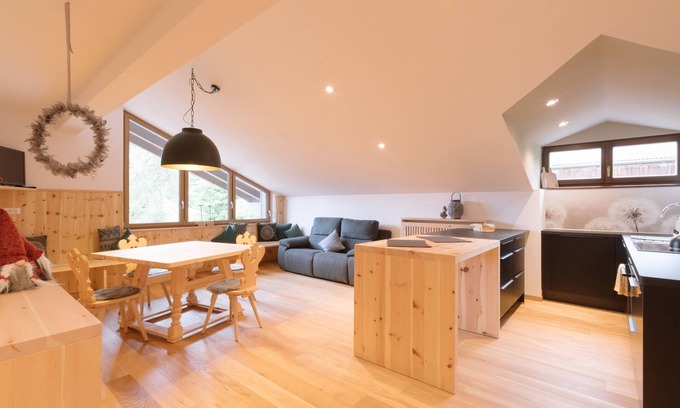 Aldino Apartment | Charming and Cozy Holiday Home “Ferienwohnung SEA Wieserhof” with Mountain View, Balcony, Shared Garden & WiFi; Parking Available