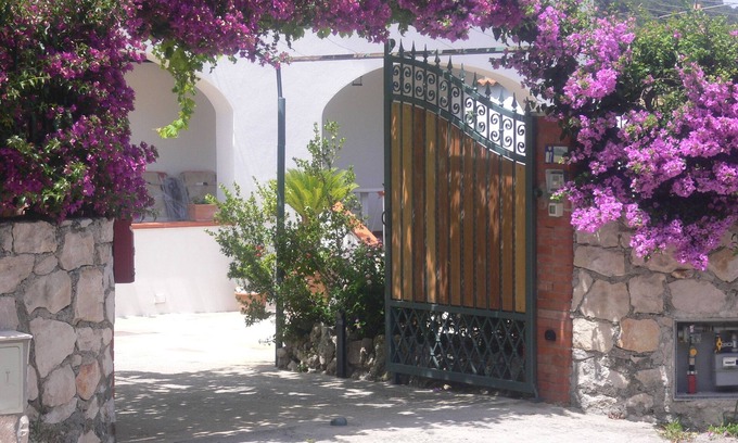 San Felice Circeo Apartment | Charming apartment in villa with veranda overlooking the sea