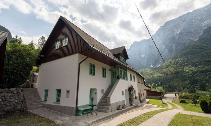 Log pod Mangartom Apartment | Charming apartment in mountain area with airco sleep 4