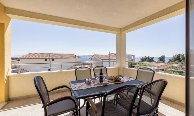 Okrug Gornji Apartment | Charming apart.sa Terasom,250m od Mora,Parking,Wi-Fi,Roštilj,4 zvjezdice*