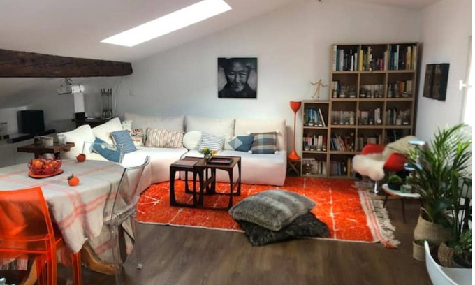 Bordeaux Golden Triangle Apartment | *Charming apartment in the heart of Bordeaux*.