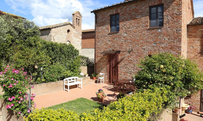 Ponte di Gabbiano Apartment | CHARMING APARTMENT IN THE HEART OF “CRETE SENESI”