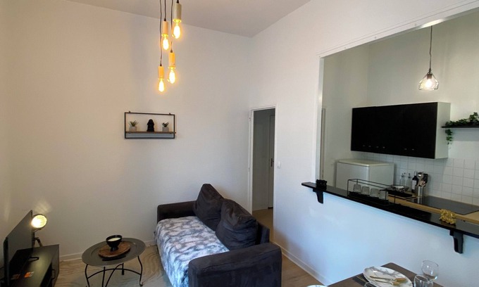 Downtown Angers Apartment | Charming apartment in the center - 2 bedrooms - 100% equipped - Free parking