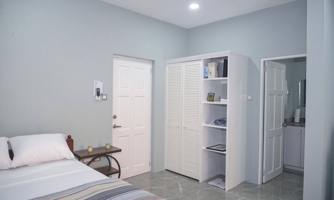 Colonarie House | Charming apartment with WiFi and AC in peaceful Golden Vale