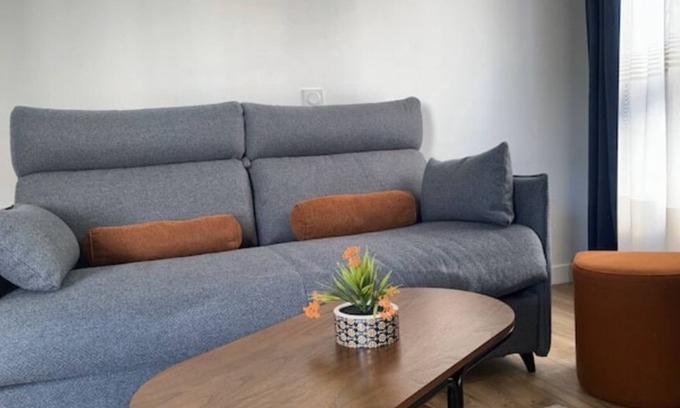 Parc-Nord Apartment | Charming apartment with terrace, near Paris