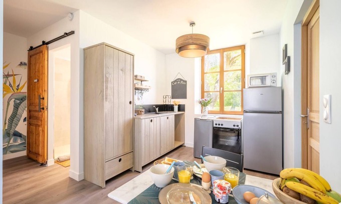 Bonnieres Apartment | Charming apartment with river view, WiFi and parking