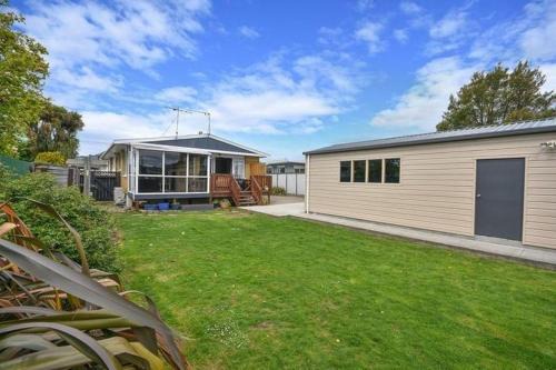 Mosgiel House | Charming Backyard Sleepout