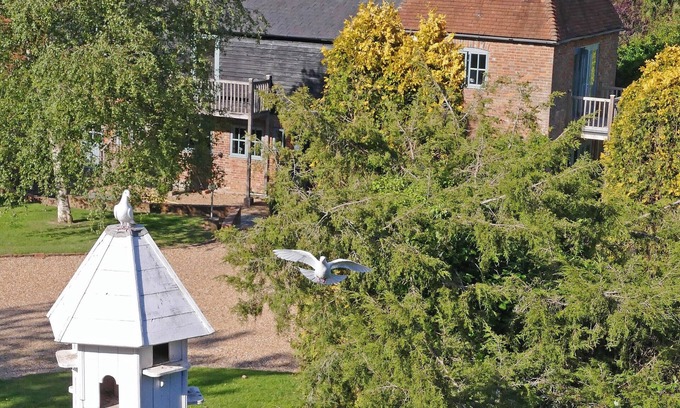 Sedlescombe Cottage | Charming barn conversion with enclosed private garden.