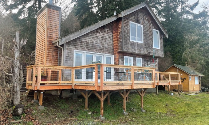 Langley Cottage | Charming beachfront 1-bedroom cottage near Langley, Whidbey Island Washington.