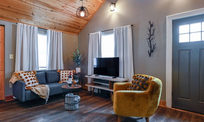 Benson House | Charming Benson Home - Sleeps 5, Hot Tub!