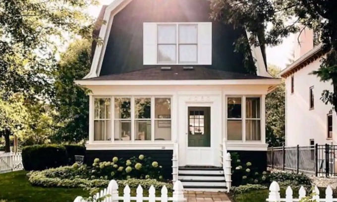 Linden Hills House | Charming Boxwood Cottage in Linden Hills