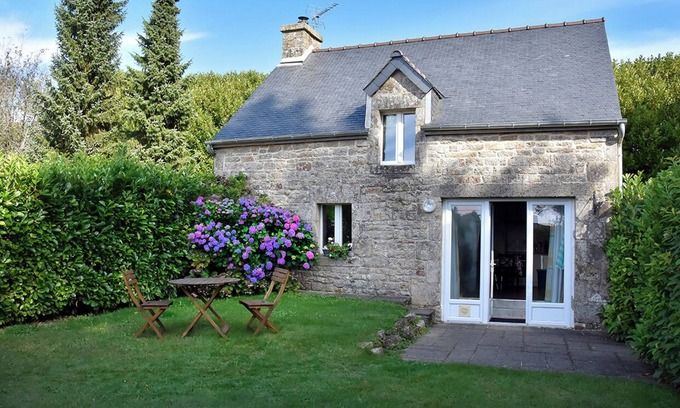 Seglien House | Charming Breton house in peaceful setting, close to Lake Guerledan