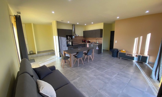 Trevillach Apartment | Charming bright apartment with large living room and 2 bedrooms - Comfort guaranteed