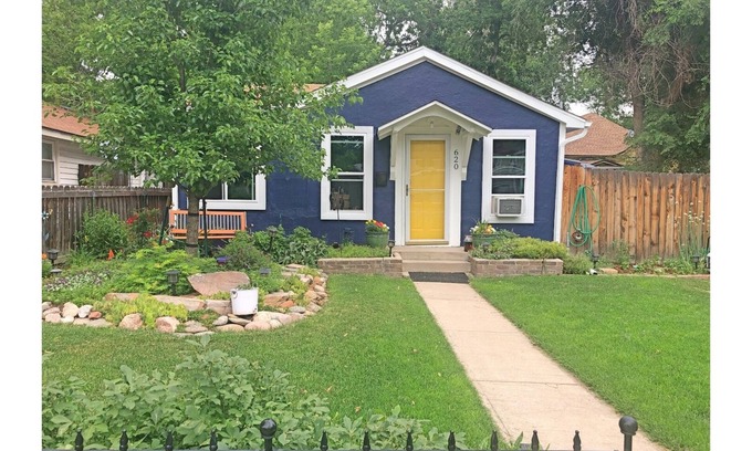 Martinez Park House | Charming Bungalow in the Heart of Old Town.Walk or bike to everything!