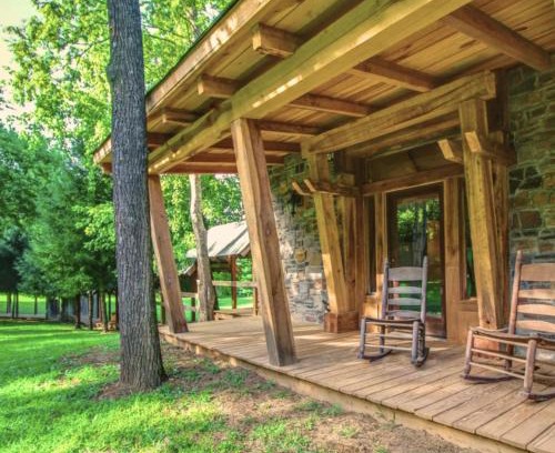 Franklin Apartment | Charming Bunkhouse at Dark Horse Estate
