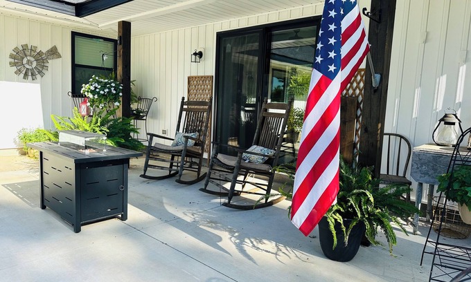 Cecil Cabin | Charming cabin in wonderful Greenwood AR Located close to Wedding Venue The Loft