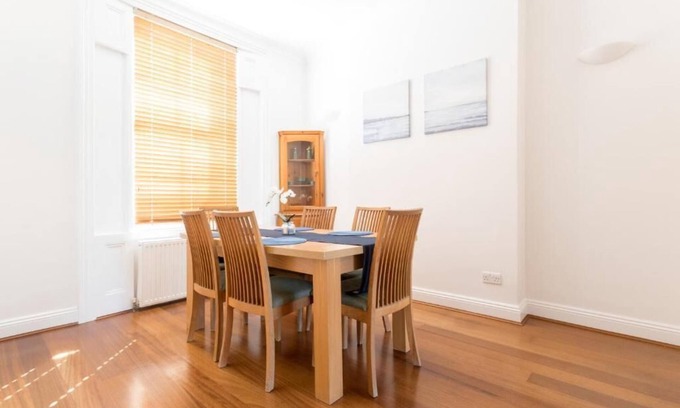 Haverstock Apartment | Charming Camden Home with family-friendly Garden