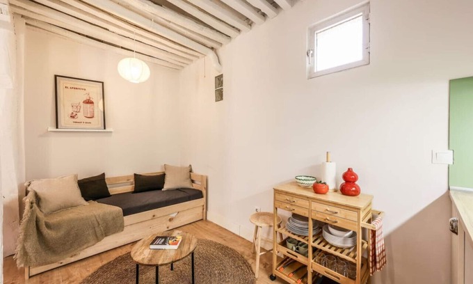 Embajadores Apartment | Charming Central Madrid Loft