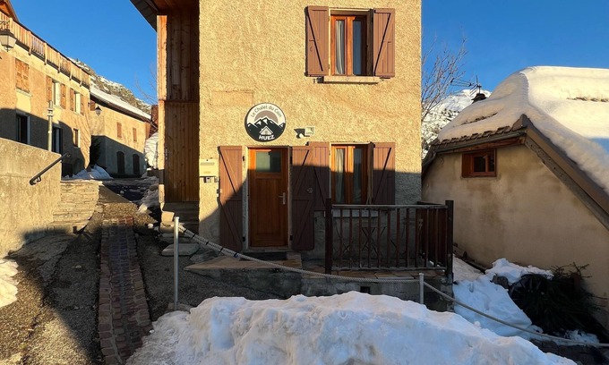 Huez-en-Oisans Ski Chalet | Charming chalet Alpe d'Huez, 5 people with all comfort