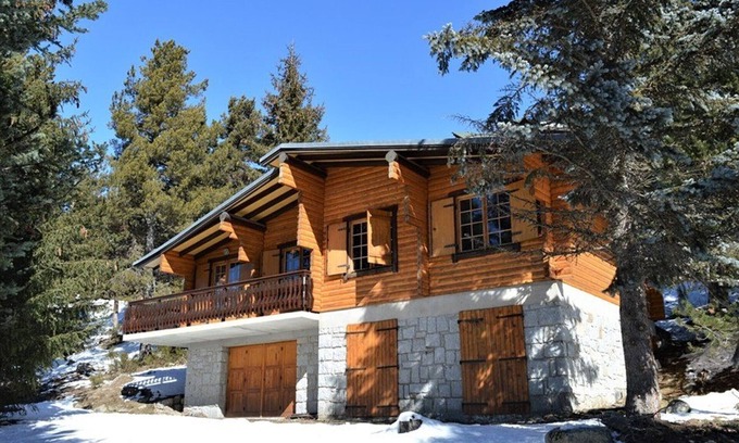 Pyrenees 2000 Ski Chalet | Charming Chalet for 6/7 - Fireplace, Balcony, WiFi, Garage - Bolquère, France