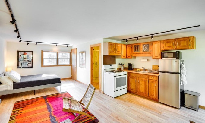Hollowville Apartment | Charming Claverack Retreat with Serene Deck!