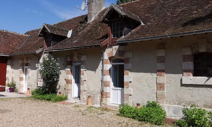 Huisseau-sur-Cosson Cottage | Charming Cottage with Terraces, 9 Hectares, Near Loire Castles!