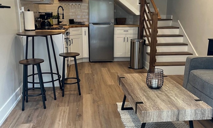 Wicker Park Apartment | Charming Coach House in Chicago's Hot Wicker Park