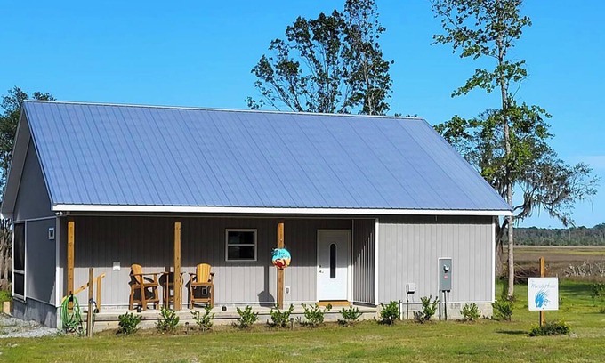 Eulonia Cottage | Charming coastal cabin overlooking the marsh, near Darien and Shellman Bluff GA.