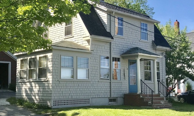 Wiscasset House | Charming, Comfortable and Convenient, near everything midcoast has to offer