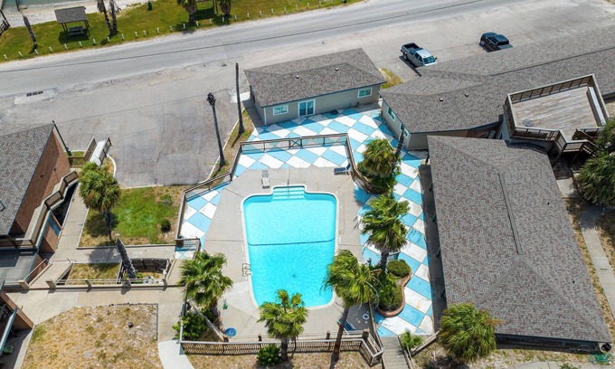 Fulton Condo | Charming condo in tranquil Rockport-Fulton with waterfront view, a quiet retreat