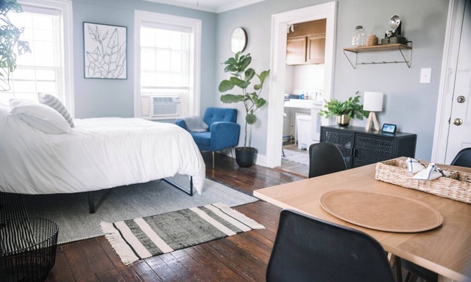 Leesburg's Old and Historic District Apartment | Charming condo in Walkable Downtown Leesburg