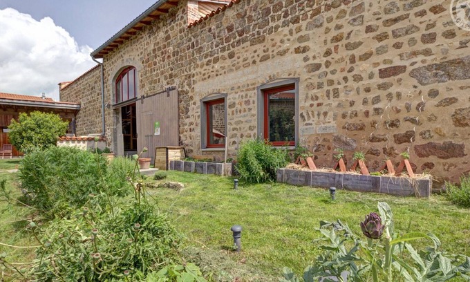 Verrieres-en-Forez Cottage | Charming cottage with terraces and grill