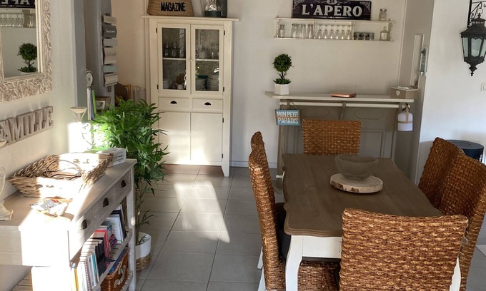 Le Pouliguen House | Charming cottage 50 m from Le Nau beach