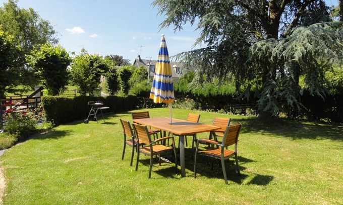 Quibou Cottage | Charming Cottage: Fireplace, Baby Gear, WiFi, Garden, BBQ, Near Saint-Lô and Coutances