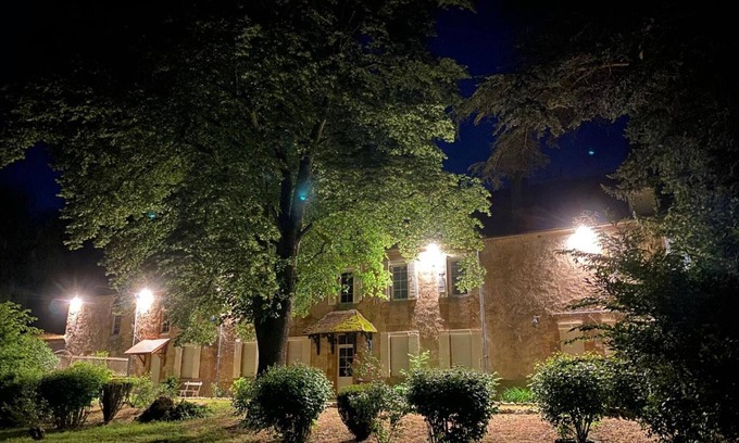Souvigny Cottage | Charming cottage in Souvigny, pets allowed