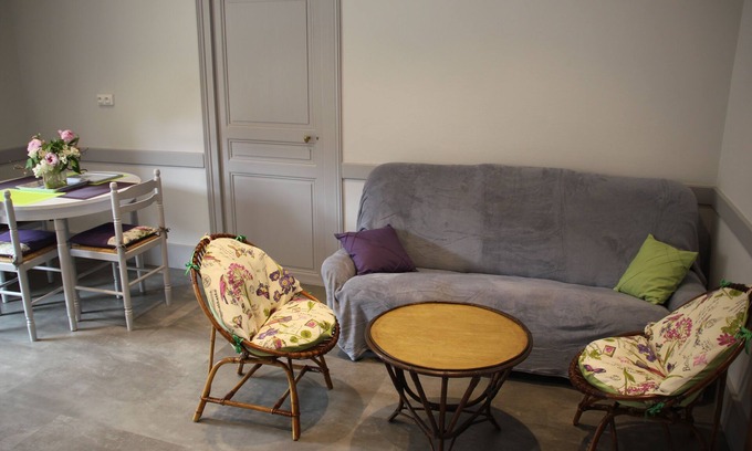 La Rochepot Apartment | Charming cottage renovated in Larochepot in the Hautes Cotes de Beaune in Burgundy