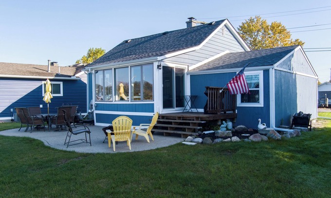 Fair Haven Cottage | Charming cottage right on the canals of Lake St. Clair!