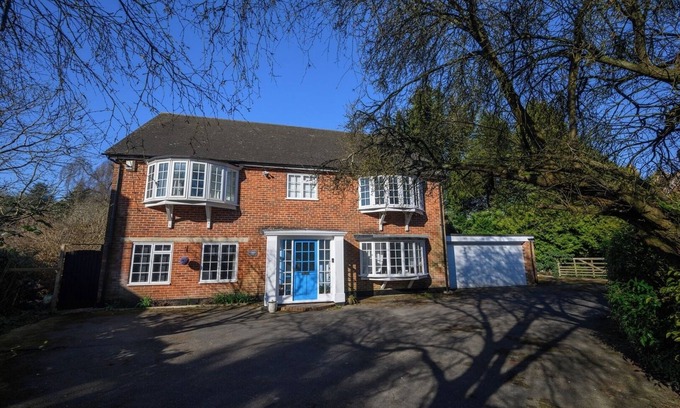 Henley House | Charming Country House near Henley-on-Thames