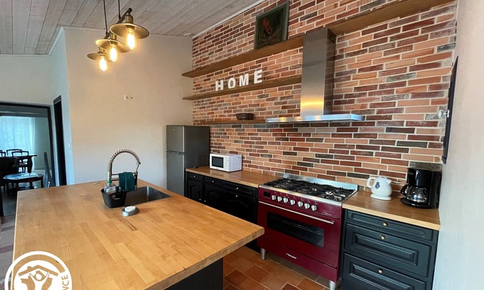 Falleron Cottage | Charming Countryside Home: 3 BR, Garden, BBQ, Near Beaches & Farms