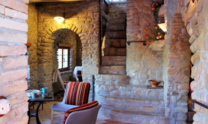 Castilenti House | Charming Countryside Villa with Pool near beaches and mountains